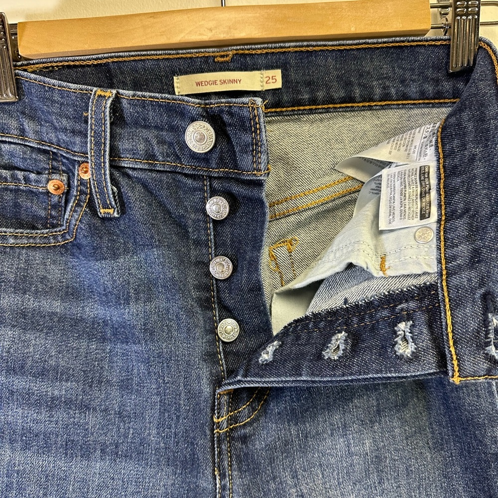 LEVI'S Wedgie Skinny Women's Jeans Dark Blue Wash Size 25 - Picture 4 of 12